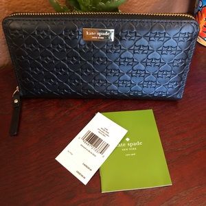 ⚡️FLASH SALE⚡️♠️Kate Spade♠️ zip around wallet